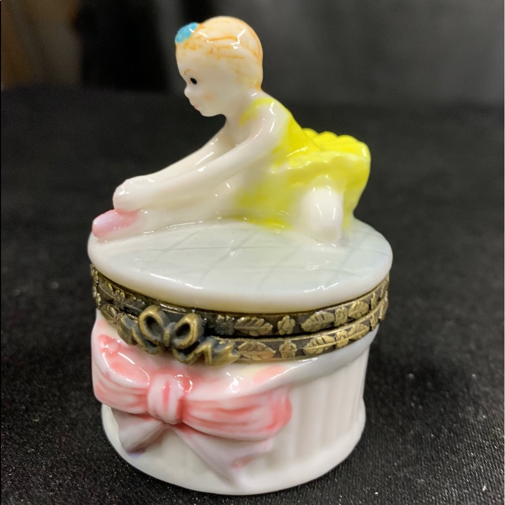 Vintage Ballerina Trinket/ Ring Jewelry Box. Elegant! Great Gift Idea!
